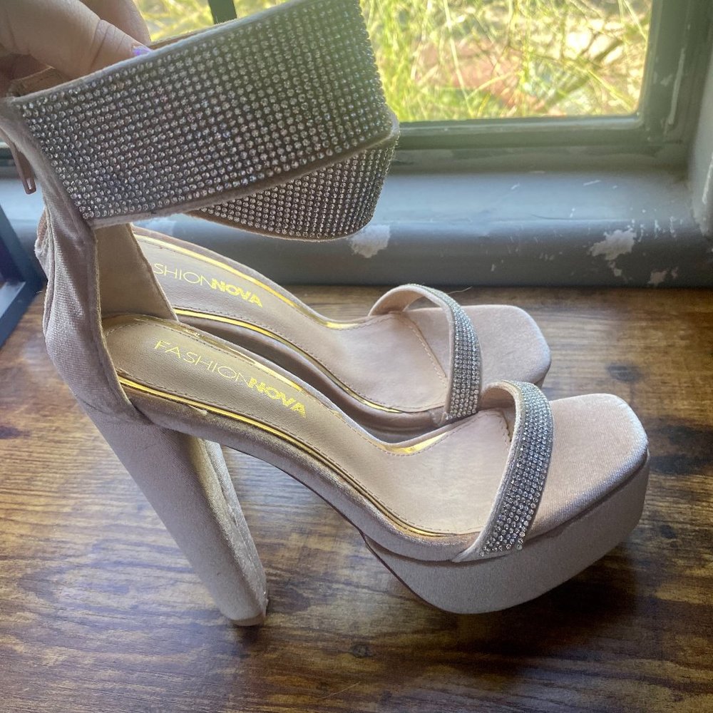 Fashion Nova Size 7 Rhinestone Heels